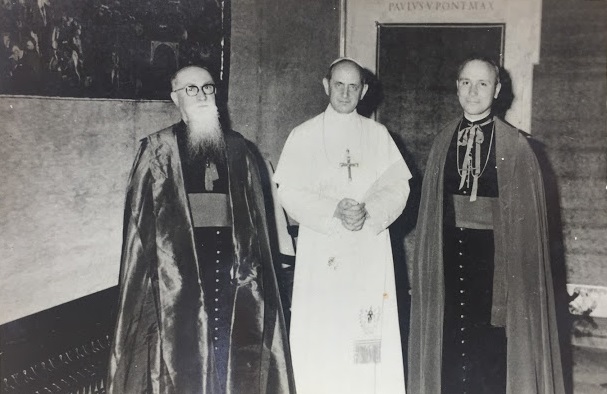 Mgr Ramousse avec Mgr Raballand (son prédécesseur) et SS le Pape Paul VI.