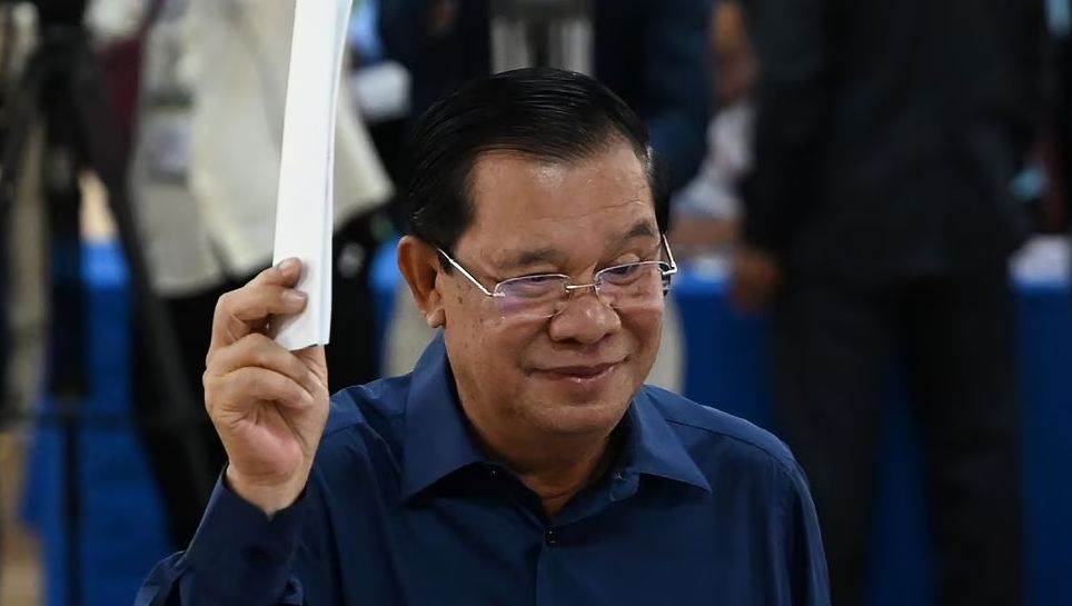 L'Express | Hun Sen, homme fort du Cambodge depuis 38 ans, se retire au profit de son fils