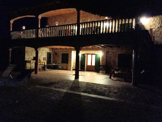 Finca bei Nacht