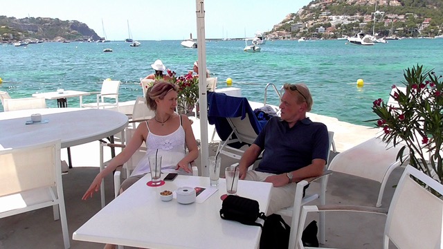 Susi und Lothar am Hafen von Antratx