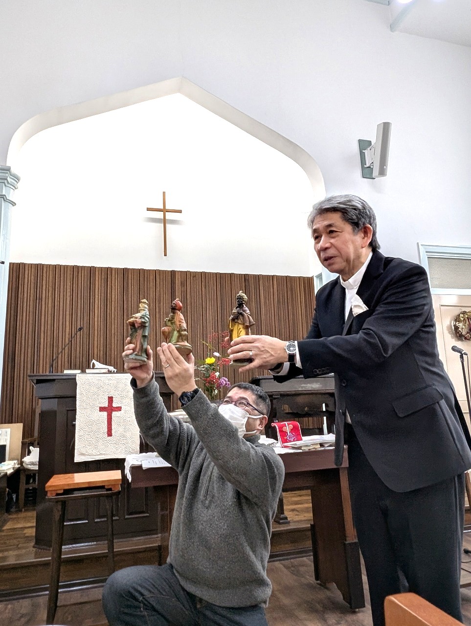 2026年1月4日(日)この日の説教で語られた三人の博士たちを、みんなの教会学校で紹介しているところです。肌の色の違いなどなど、ご覧下さい。