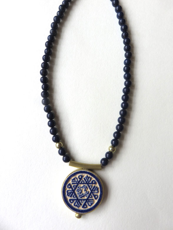  Afarin - collier fait main - laiton - lapis lazuli - motif provenant du mausolée d'Oljeitu, Soltaniyeh Zanjan - XIV siècle -Iran 