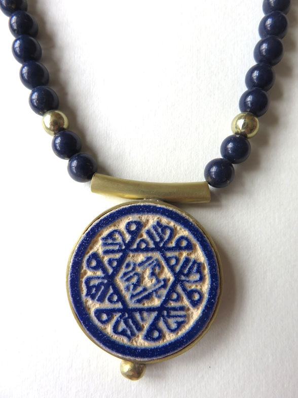  Afarin - collier fait main - laiton - lapis lazuli - motif provenant du mausolée d'Oljeitu, Soltaniyeh Zanjan - XIV siècle -Iran 