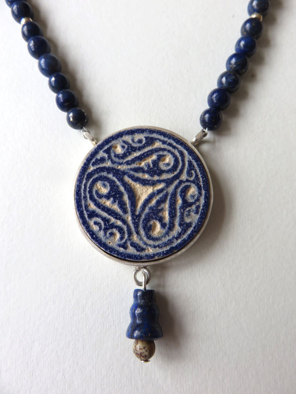 Afarin - collier fait main - argent - Lapis Lazuli - motif provenant d'une asiette Seldjoukide - XIII siècle - Iran