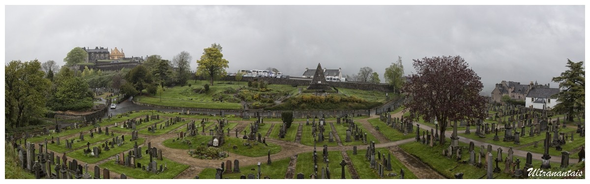 Vue sur le château et le cimetière de Stirling