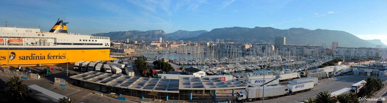 Panorama sur le port de Toulon depuis le ferry (83)