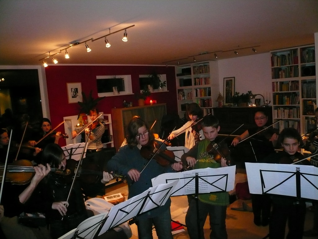 Das Jugendorchester der Musikschule Oranienburg bei Familie Hoffmeister