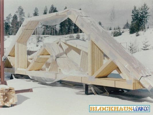 Blockhausbau - Vorgefertigte Studiobinder  -  Blockhaus als Wohnhaus bauen - Nagelplattenbinder  
