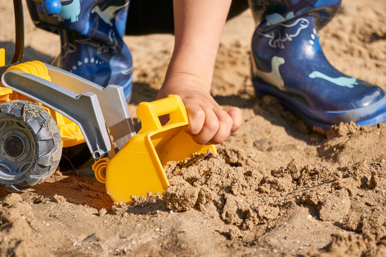 Kinder auf der Baustelle: Sicherheit und Beschäftigung für Kinder beim Hausbau