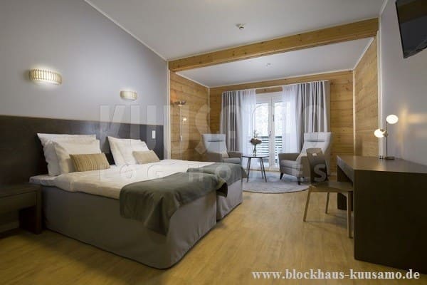 Komfortables Hotelzimmer im Blockhaus - Eine gute Planung ist die halbe Miete - © Blockhaus Kuusamo
