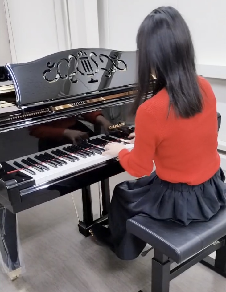 なだ音楽サロンにグランドピアノがきます！！