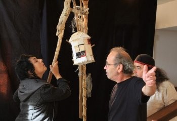 Les artistes autour de Bernard Cauhapé./ Photo DDM.