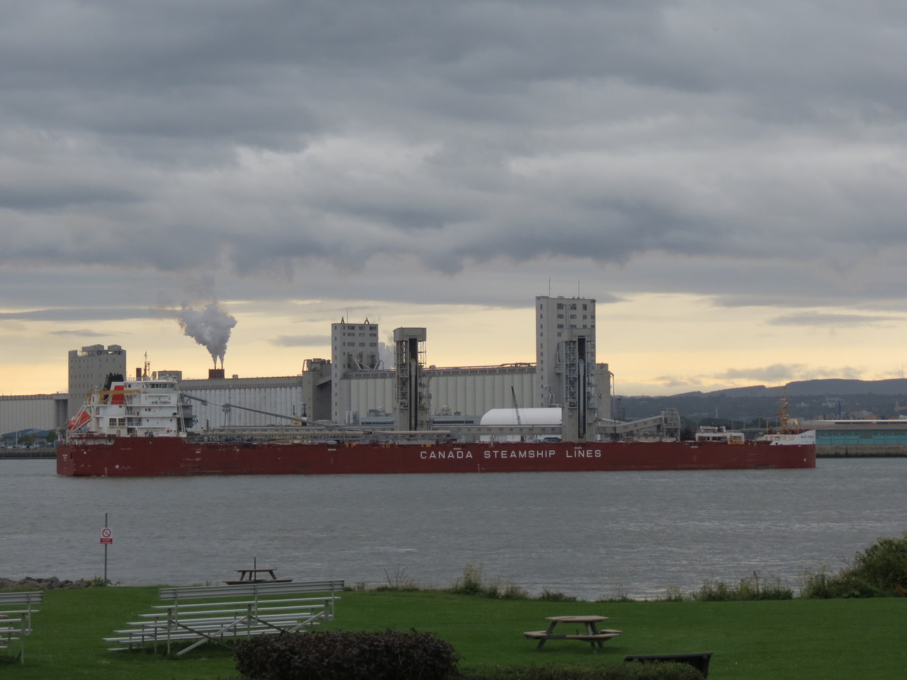 LES BARGES DU SAINTLAURENT gilles jobidon