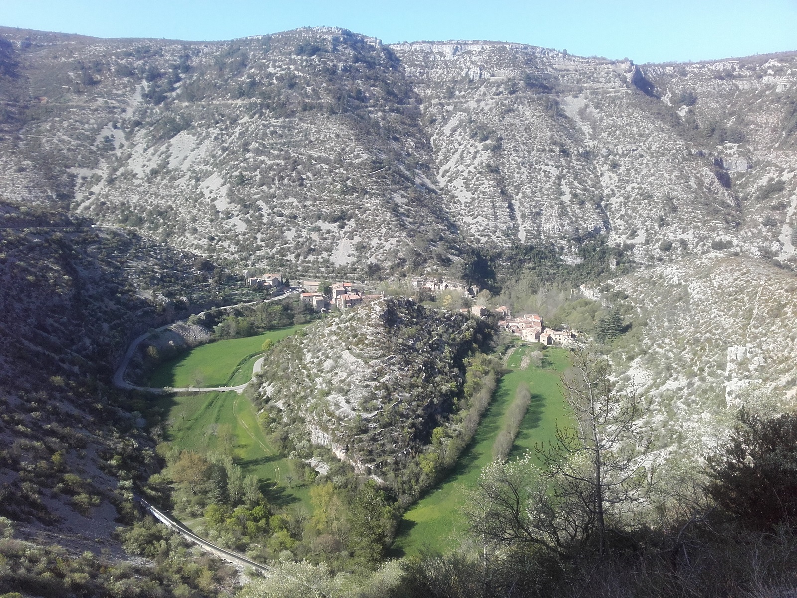 Le cirque de Navacelles vu depuis le Sud (Hérault). Le gros des difficultés est passé, profitez jusque Camarès.