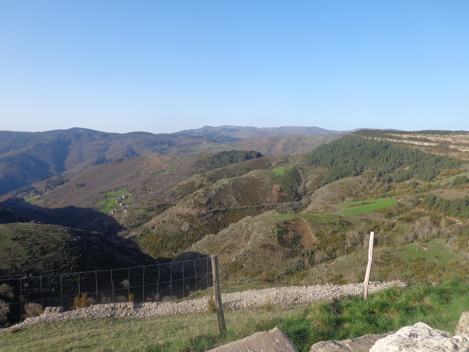 Les Cévennes et la Mont-Aigoual (à monter) depuis la Corniche des Cévennes.