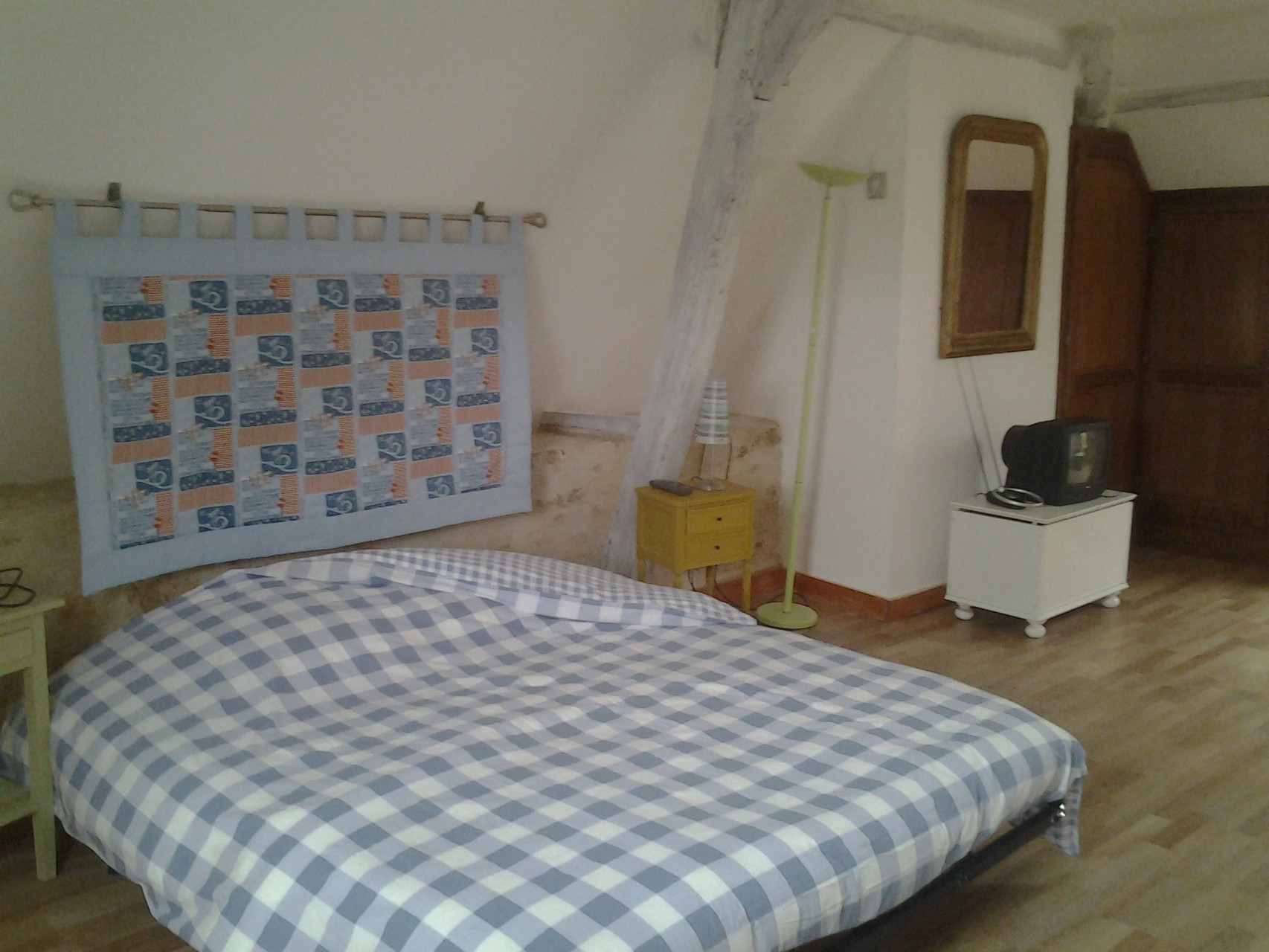 Chambre spacieuse avec lit double 1m60