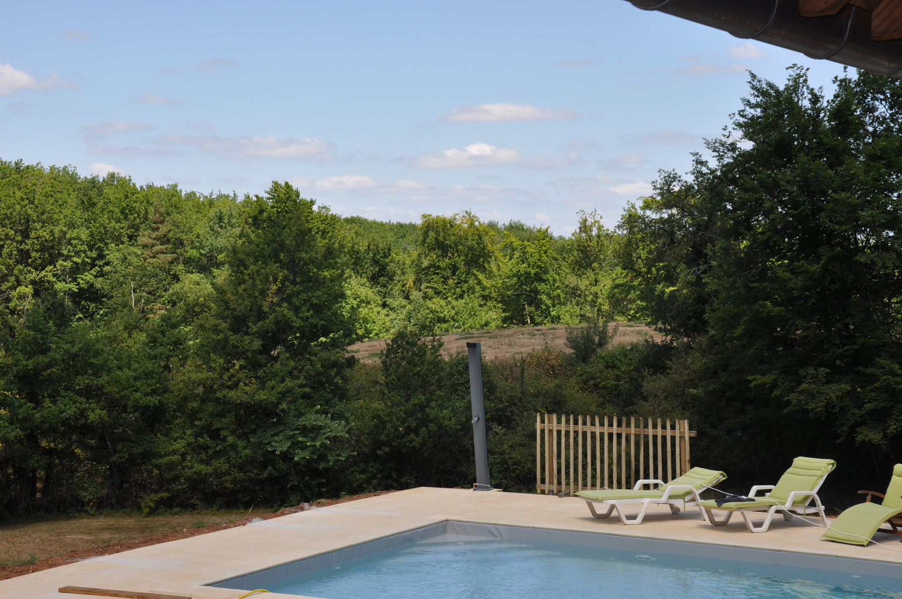 Comme la piscine est en hauteur elle est sécurisée pour les plus petits