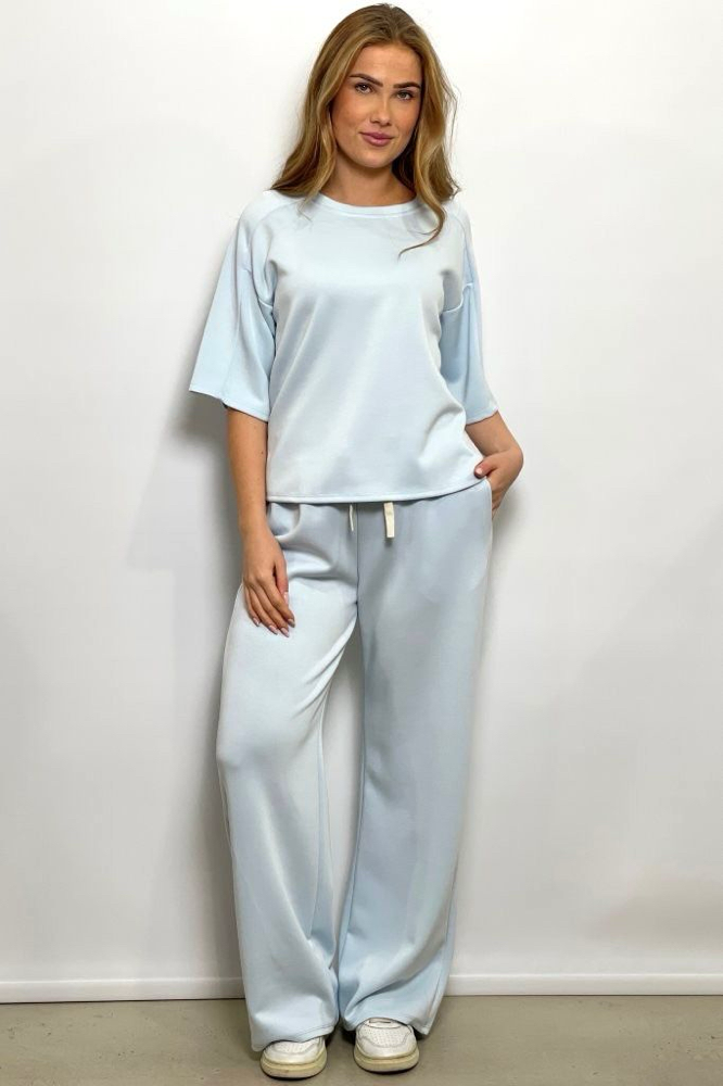 Sweatshirt oder Hose Einheitsgröße Euro je 29,50 auch einzelnd erhältlich 
