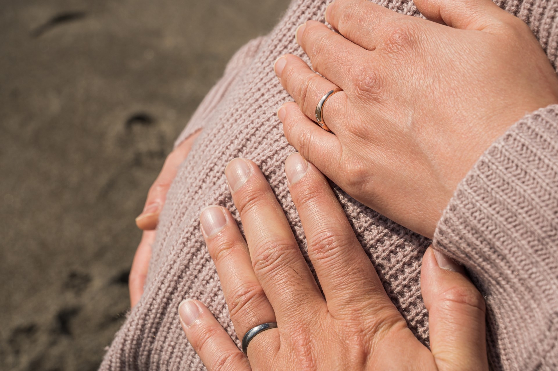 妊娠中お腹が大きくなるにつれ出る様々な辛い症状ははくば整骨院へご相談下さい