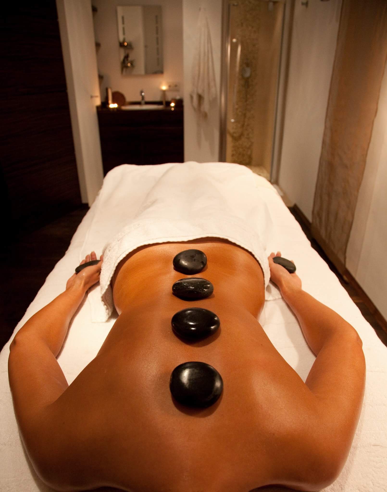 Hot Stone Massage im Day Spa am Rosenaupark Nürnberg