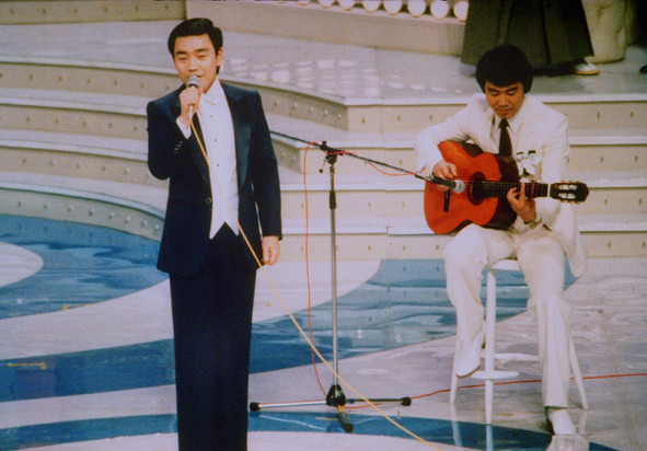 昭和54年ＮＨＫ紅白歌合戦・五木ひろしさんのギターで熱唱