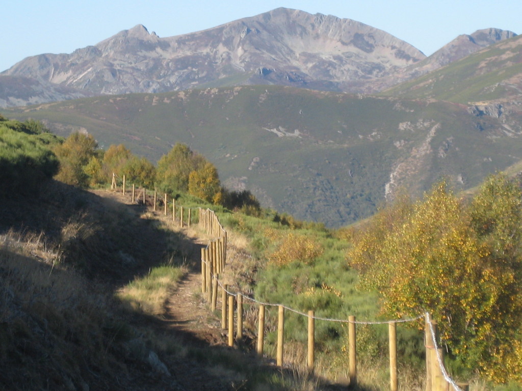 El Catoute y La Cerniella desde  La Debesa Cortada.