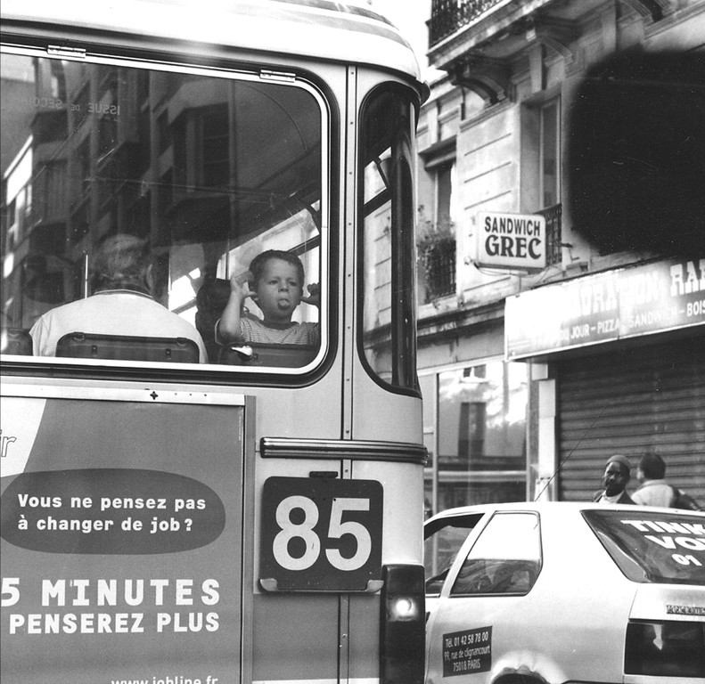 Derrière le Bus Paris