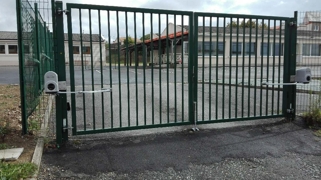Portail 2 : Côté parking