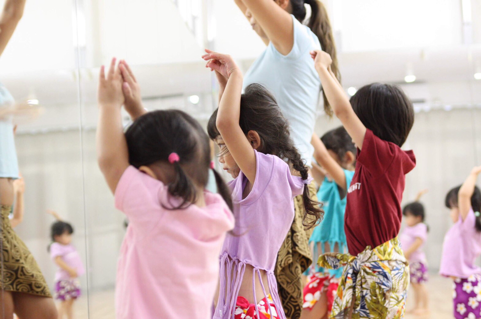 キッズクラス　幼児　小学生　中学生　タヒチアンダンス