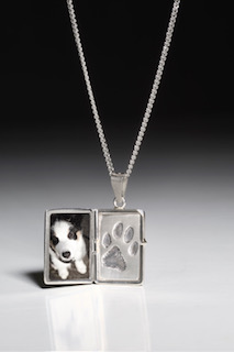 Silberkette mit rechteckigem Medaillon zum öffnen in echtem Silber mit Pfotenabdruckeinlage (Maße 2,6x2cm-PF-1093) 229,00 €(optional mit Fotoeinarbeitung- 244,00 €  € und Gravur 10,00 €)