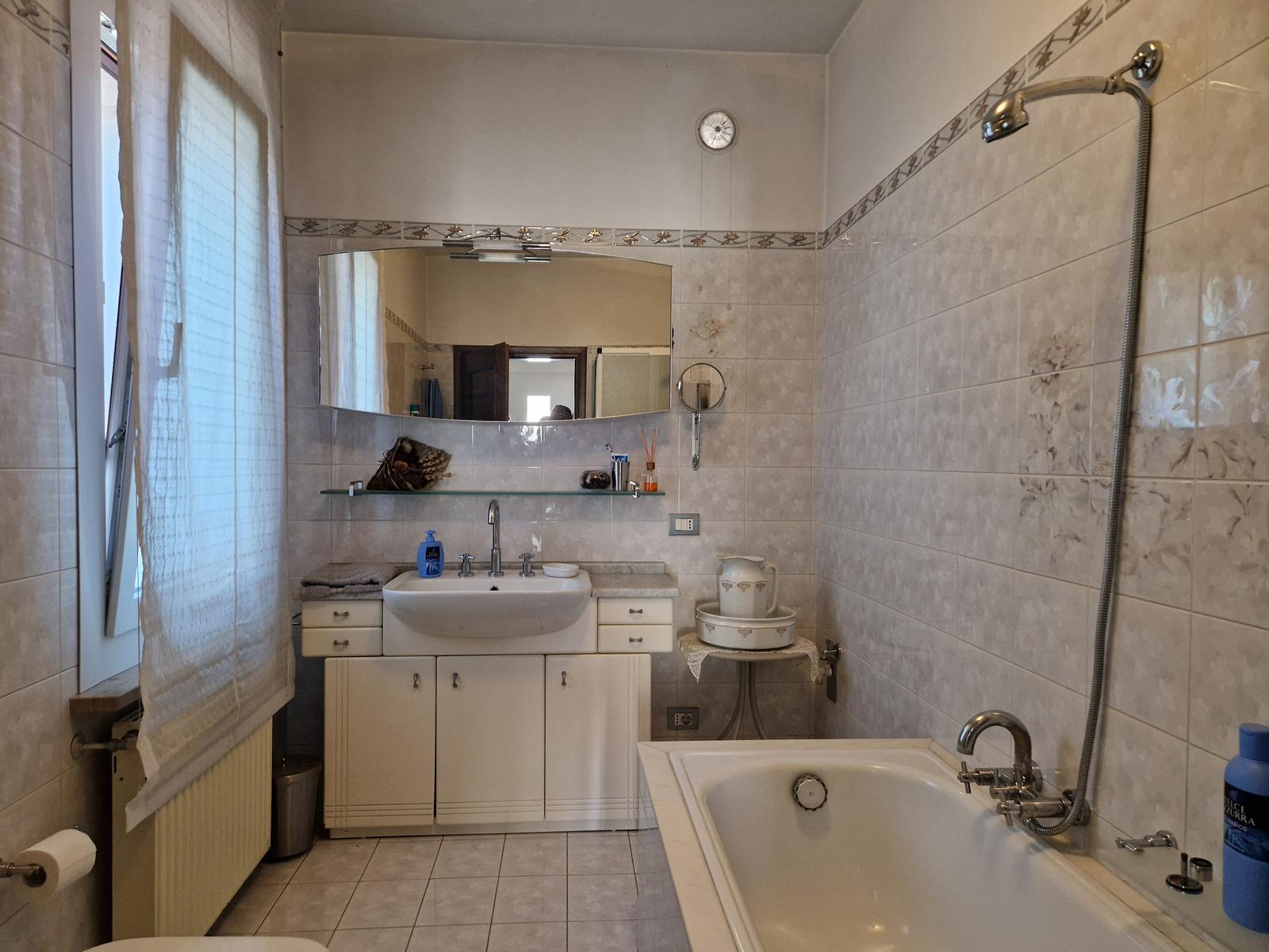 Bagno piano primo