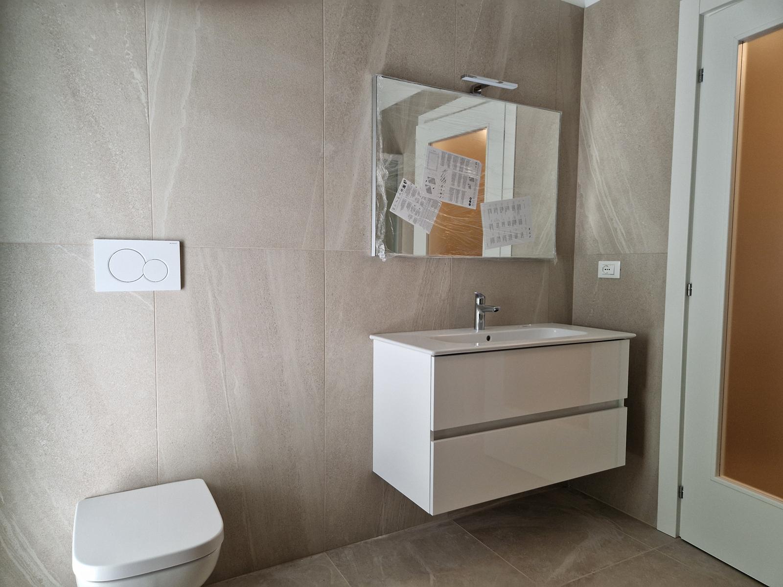Bagno con doccia