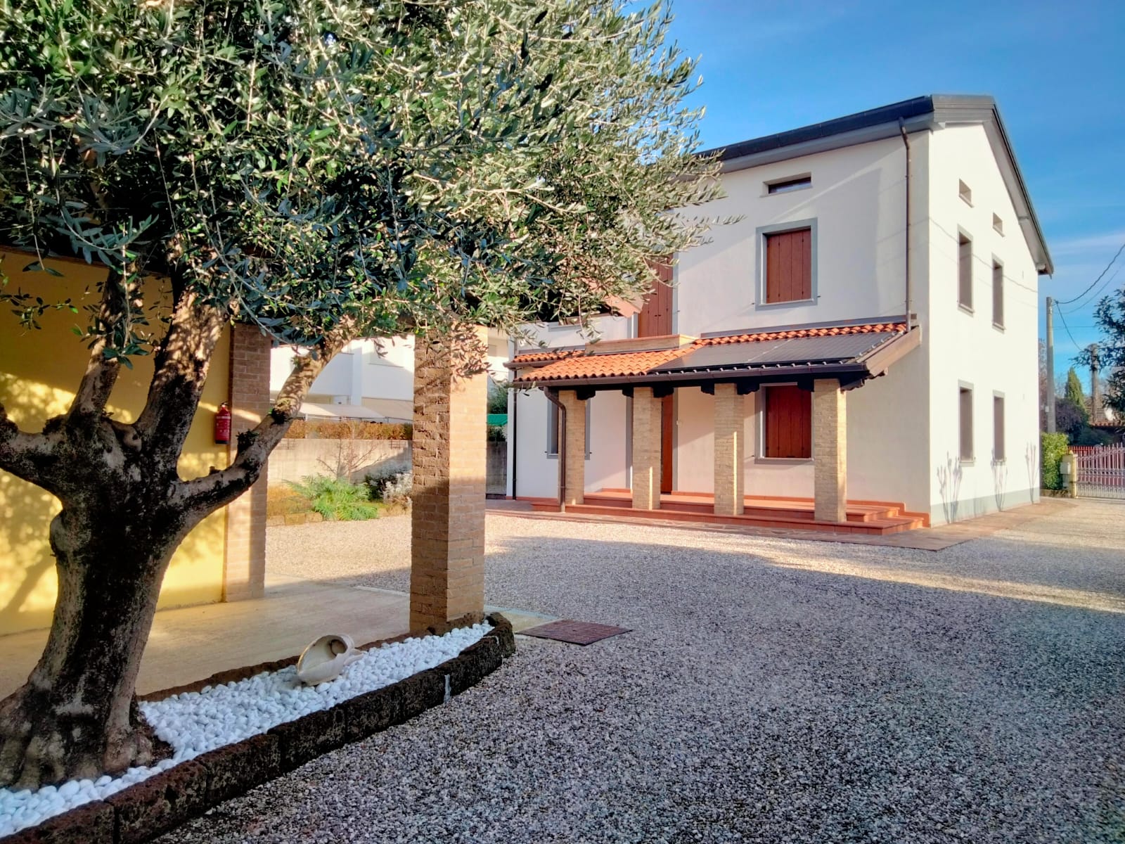 Esterno villa bifamiliare