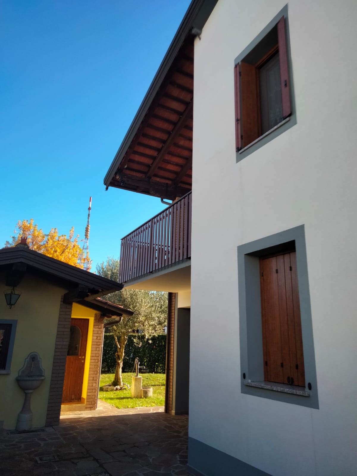 Esterno villa bifamiliare