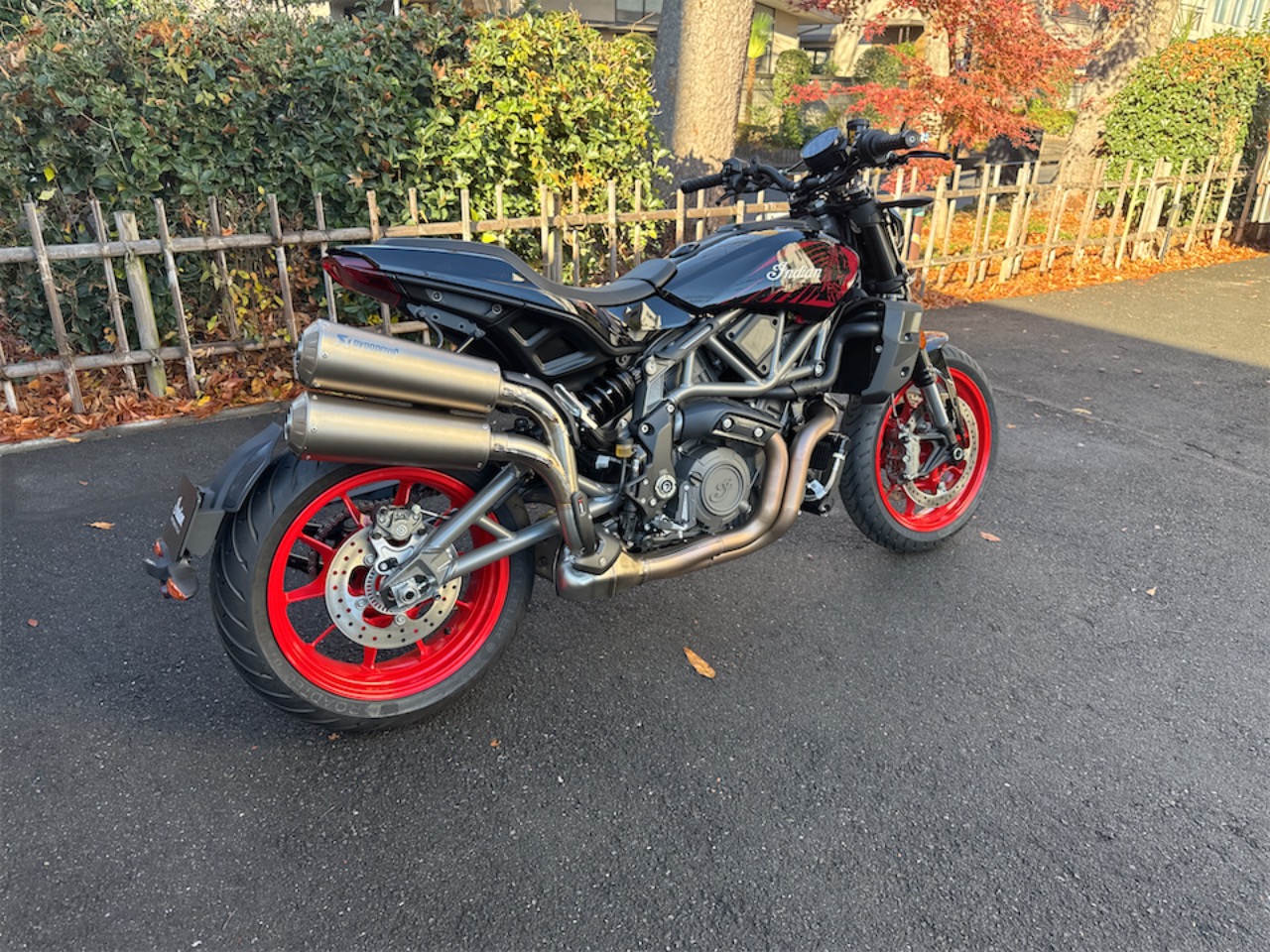 当社オリジナルのトラッカーカスタム車になります