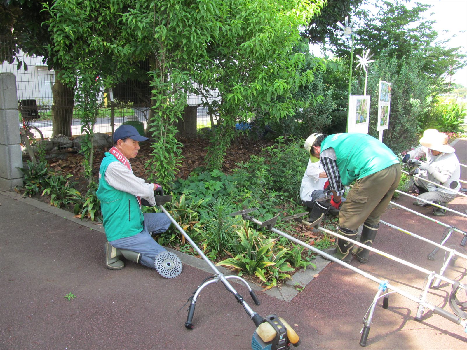刈払い機の給油