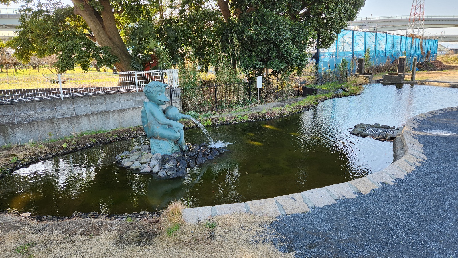 小出川大曲橋横_河童徳利公園