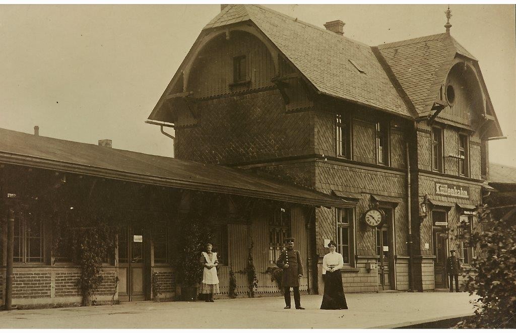 Bahnhof um 1900
