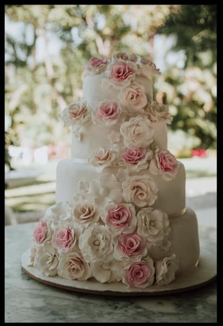 Pastel para boda de fondant claveles y jazmin
