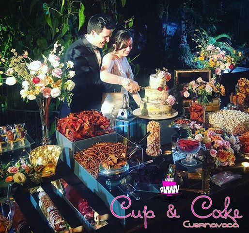 Pastel para Boda en cuernavaca morelos y mesa de postres y dulces 