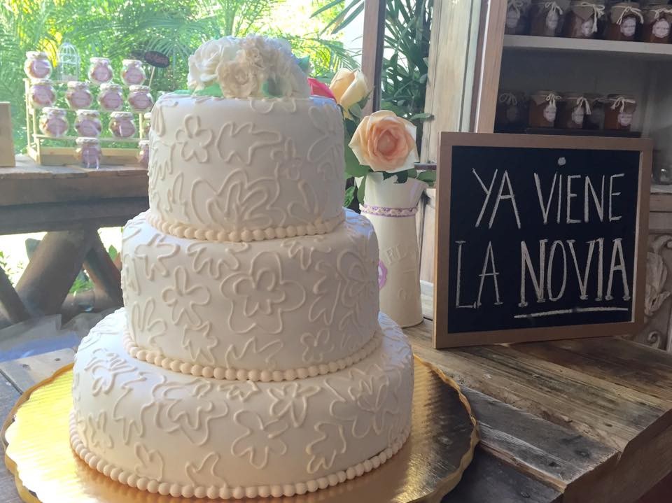 Pastel para Boda en cuernavaca morelos color dorado