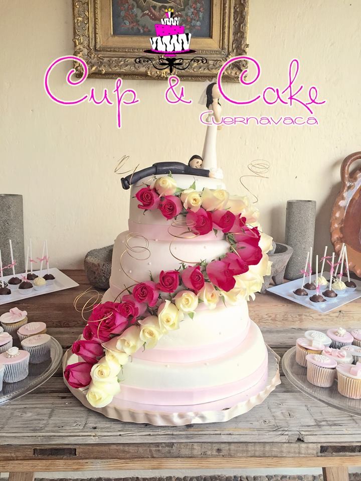 Pastel para Boda en cuernavaca morelos camino de rosas