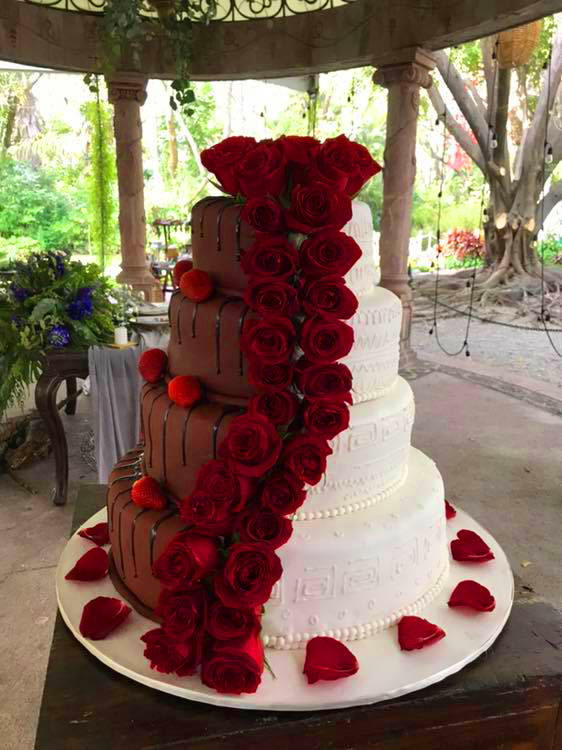 Pastel para Boda en cuernavaca morelos bicolor de chocolate