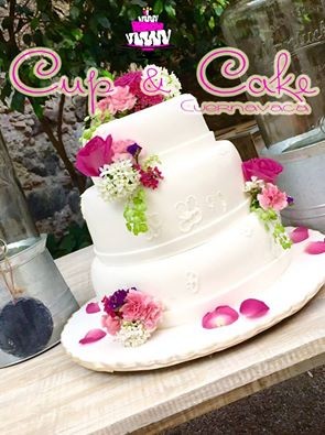 Pastel para Boda en cuernavaca morelos petalos de rosa