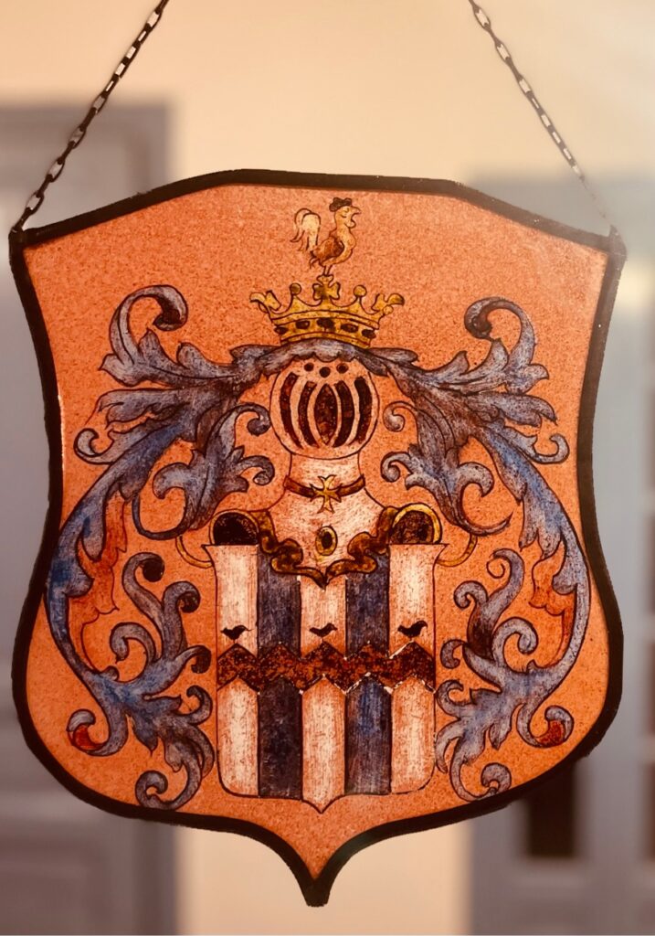 Wapen van Château Wancour   /  Armoiries á l'entrée du château