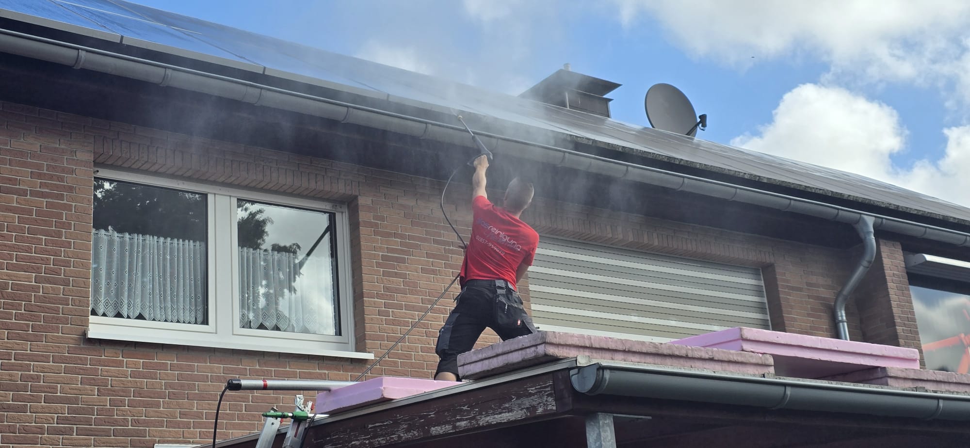 „Streifenfreie Fensterreinigung mit Osmose-Technik"