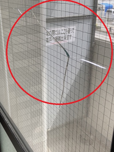 窓ガラスの割れ