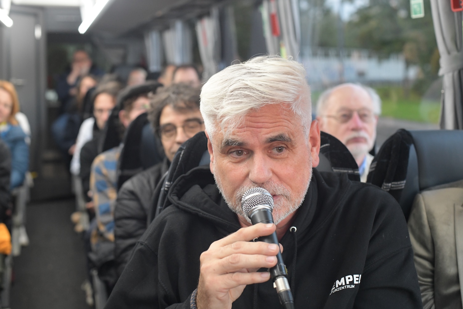 Bustour durch die Freie Szene Karlsruhe ein voller Erfolg