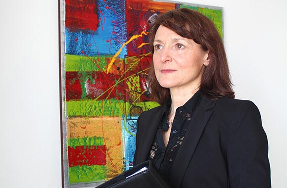 Elisabeth Dussmann und Trauerrednerin