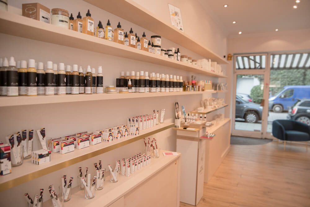 Bild: Brautstyling in Köln, Tipps für das Brautmake-Up, Inspiration für die Brautfrisur, finde Ideen für das Brautstyling, NRW, gefunden auf philosophylove.de aus Düsseldorf, Trauredner Düsseldorf, Trauteam, Traurednerin, Philosophy Love, Freie Trauung